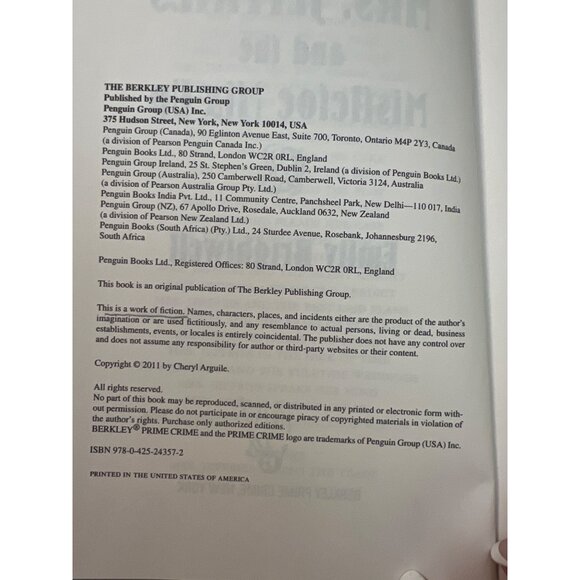 Mrs. Jeffries The Mistletoe Mix-Up Emily Brightwell Hardcover Victorian Mystery - Picture 3 of 3